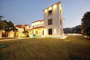 5BR Villa With Private Swimming Pool