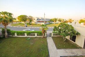 5BR Villa With Private Swimming Pool
