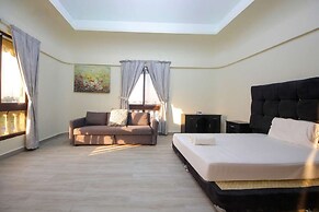 5BR Villa With Private Swimming Pool