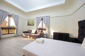 5BR Villa With Private Swimming Pool
