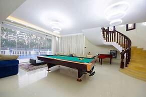5BR Villa With Private Swimming Pool