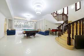 5BR Villa With Private Swimming Pool
