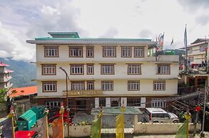 Hotel Golden Sunrise & Spa Pelling