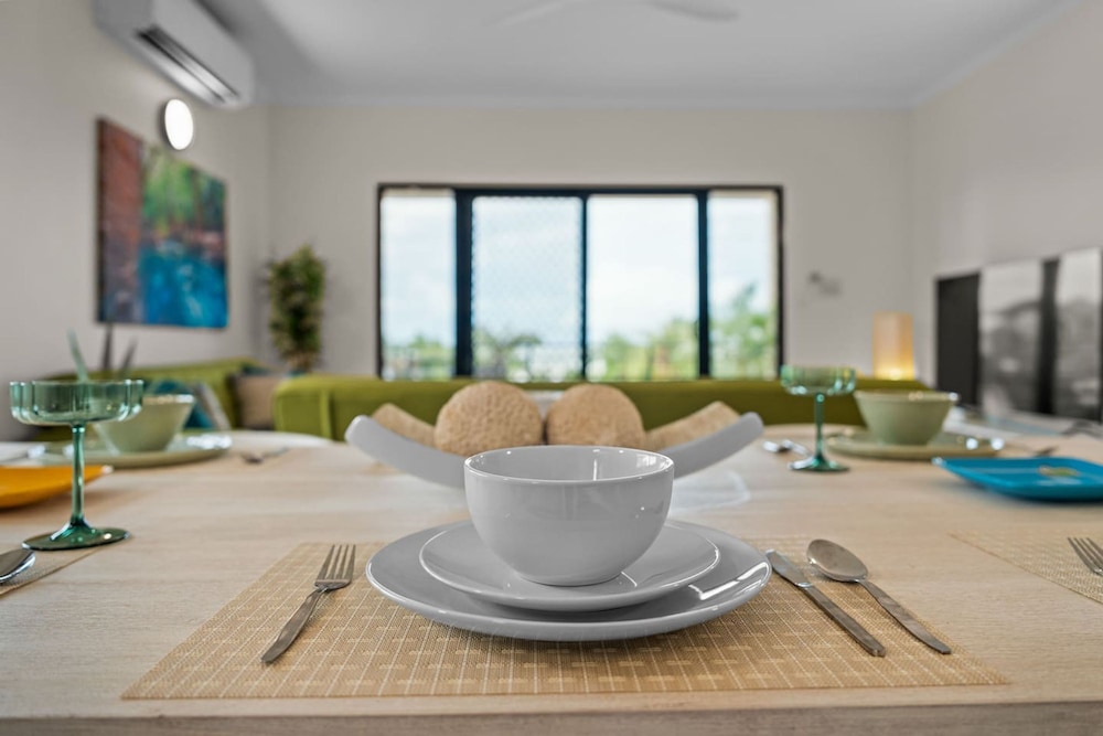 Zen Emerald Shore Seaview - Balcony - Sunset View