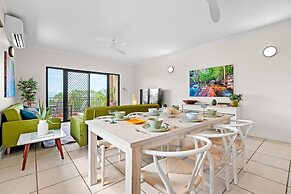 Zen Emerald Shore Seaview - Balcony - Sunset View