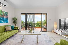 Zen Emerald Shore Seaview - Balcony - Sunset View
