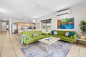 Zen Emerald Shore Seaview - Balcony - Sunset View