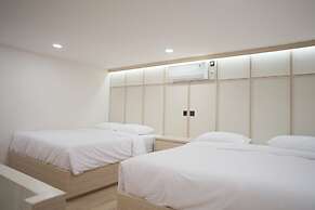 INSAHAUS Guest House Malang