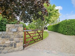1 Clarkes Lane