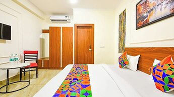 Hotel Golden Petals
