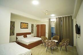 Hotel Golden Petals
