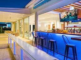 Manousis ApartHotel