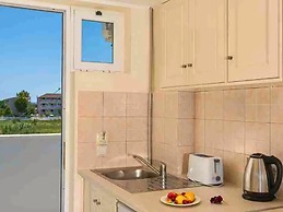 Manousis ApartHotel