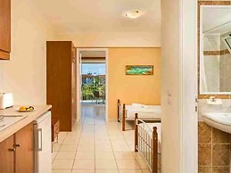 Manousis ApartHotel
