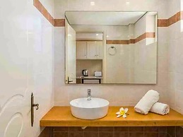 Manousis ApartHotel
