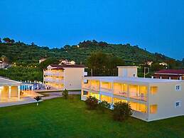 Manousis ApartHotel