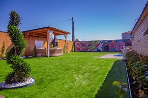 Avay BUNGALOV