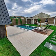 Beloris BUNGALOV