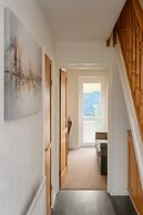 25 Ellwood path