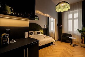 Maroon & Moss Residence