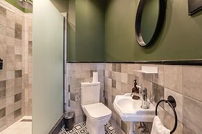 Maroon & Moss Residence
