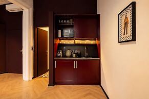 Maroon & Moss Residence