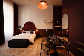 Maroon & Moss Residence