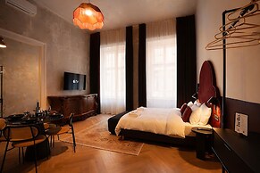 Maroon & Moss Residence