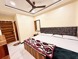 Hotel DMD Inn near Temple & Rail Staion