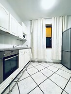 Stylish 3BR Apt Outdoor Space Sleeps 8