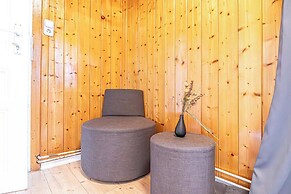Stylish 3BR Apt Outdoor Space Sleeps 8