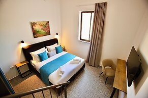 Azura Boutique Hotel