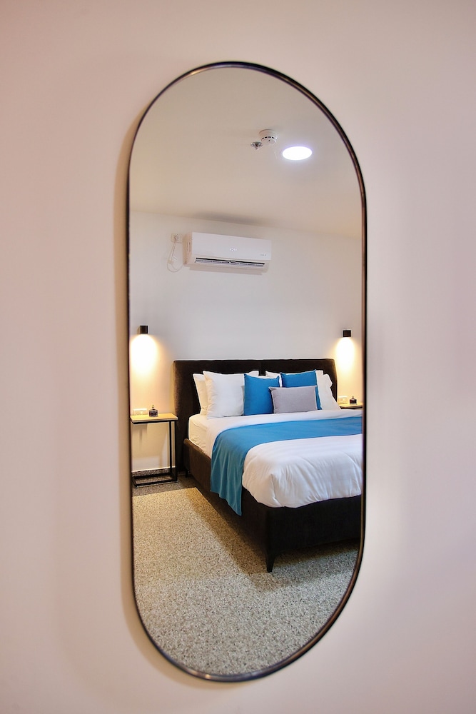Azura Boutique Hotel
