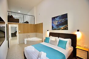 Azura Boutique Hotel