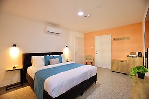 Azura Boutique Hotel