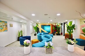 Azura Boutique Hotel