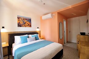 Azura Boutique Hotel