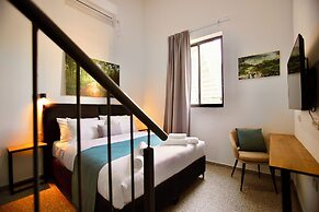 Azura Boutique Hotel