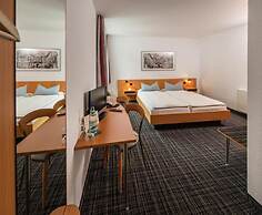 City Hotel