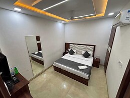 Hotel Ganga Palace