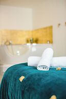 Les Précieuses Suites & Spa I