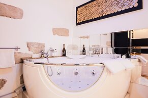 Les Précieuses Suites & Spa I