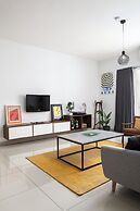 Chic & Spacious Modern 2BR APT Near Sea