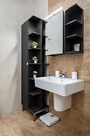 Chic & Spacious Modern 2BR APT Near Sea