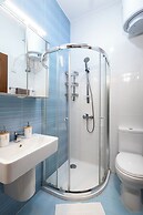 Chic & Spacious Modern 2BR APT Near Sea