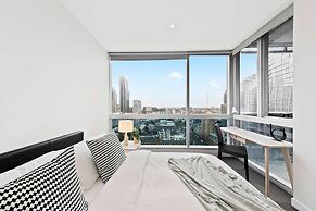 Stylish QV 2BR City Stay & Views