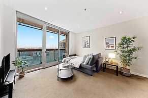 Stylish QV 2BR City Stay & Views