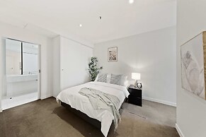 Stylish QV 2BR City Stay & Views