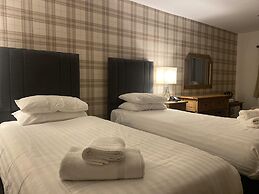 The Oaks Hotel