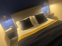 The Oaks Hotel